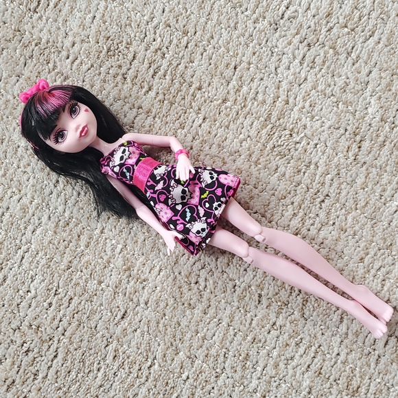 Cute darling monster girl doll - Picture 1 of 7
